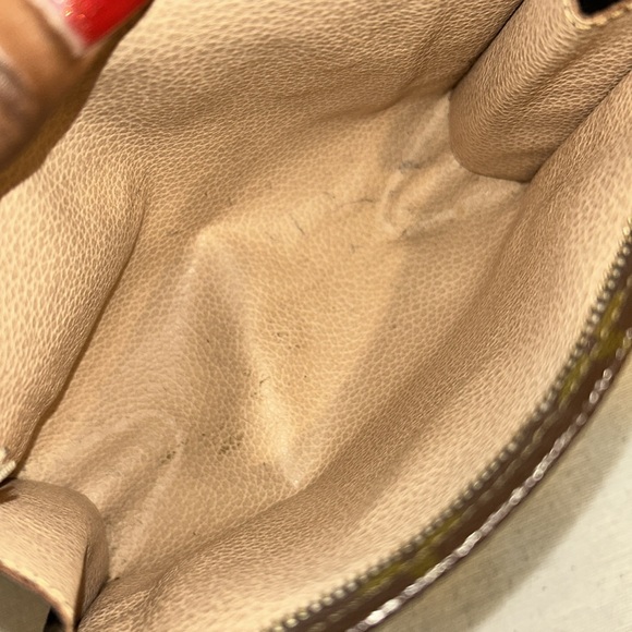 LOUIS VUITTON Monogram Cosmetic Pouch 19 - Picture 11 of 12